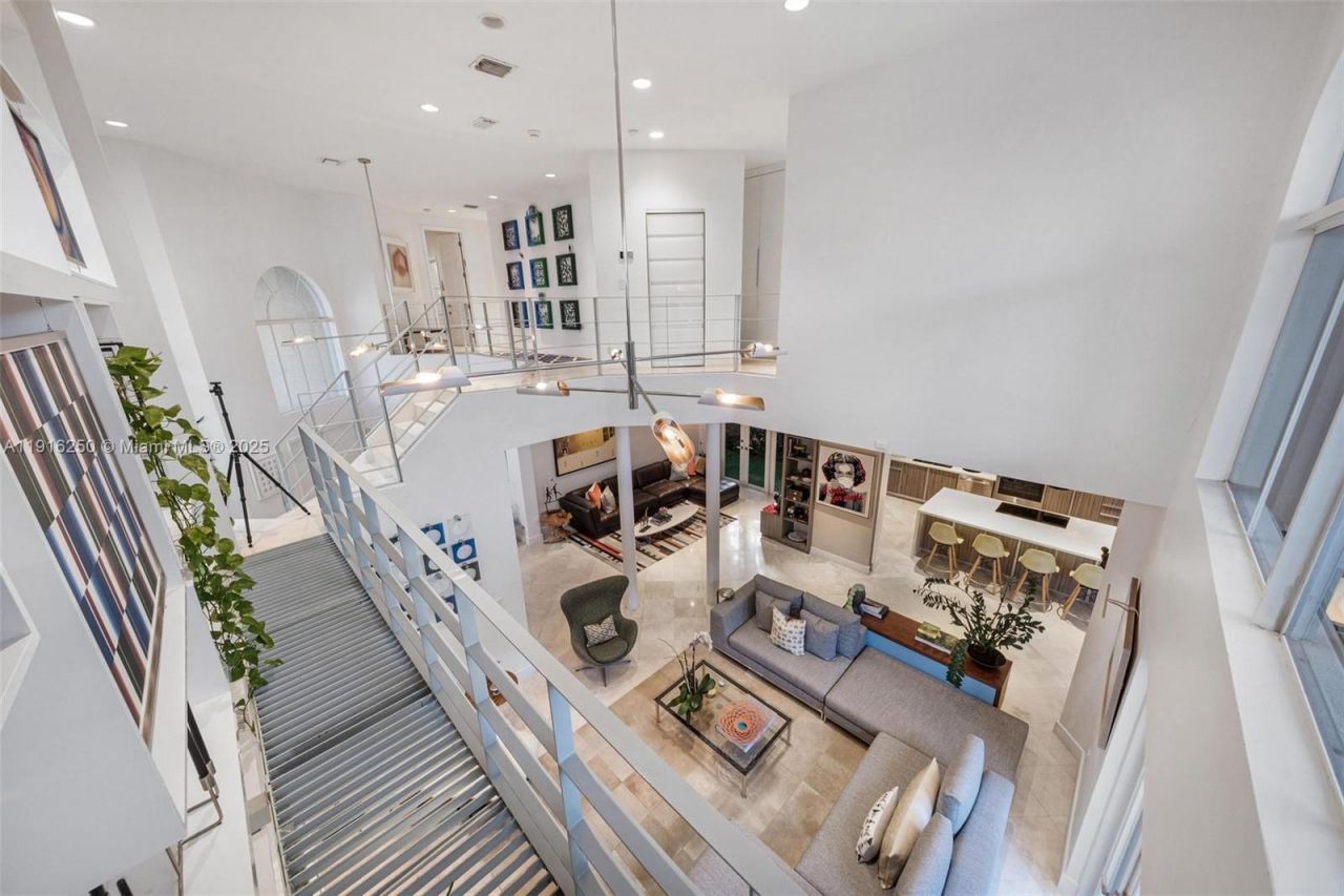 3965 194th Ln, Sunny Isles Beach, FL 33160 Photo