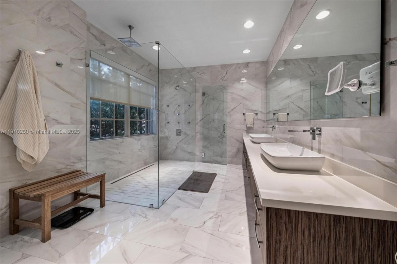 3965 194th Ln, Sunny Isles Beach, FL 33160 Photo