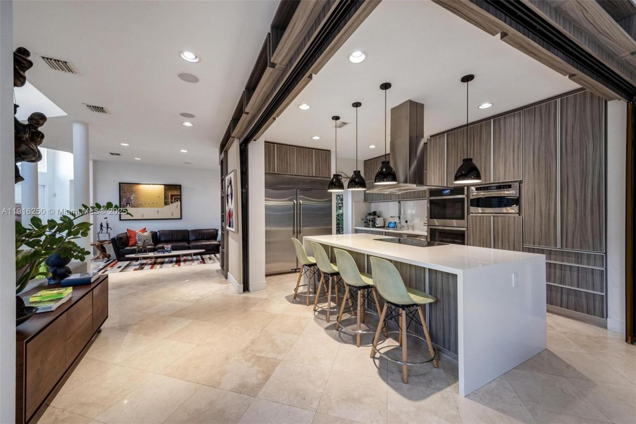 3965 194th Ln, Sunny Isles Beach, FL 33160 Photo