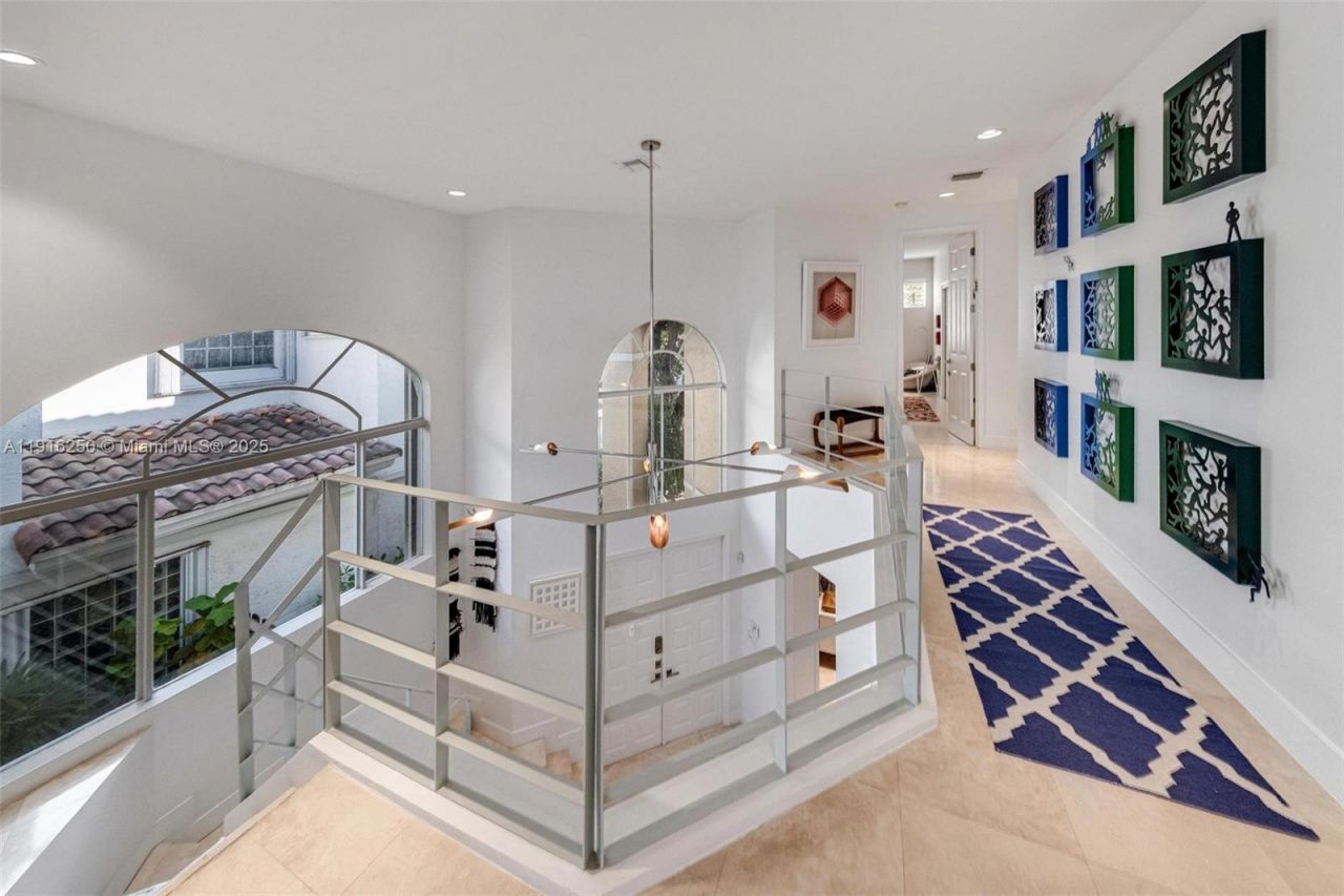 3965 194th Ln, Sunny Isles Beach, FL 33160 Photo