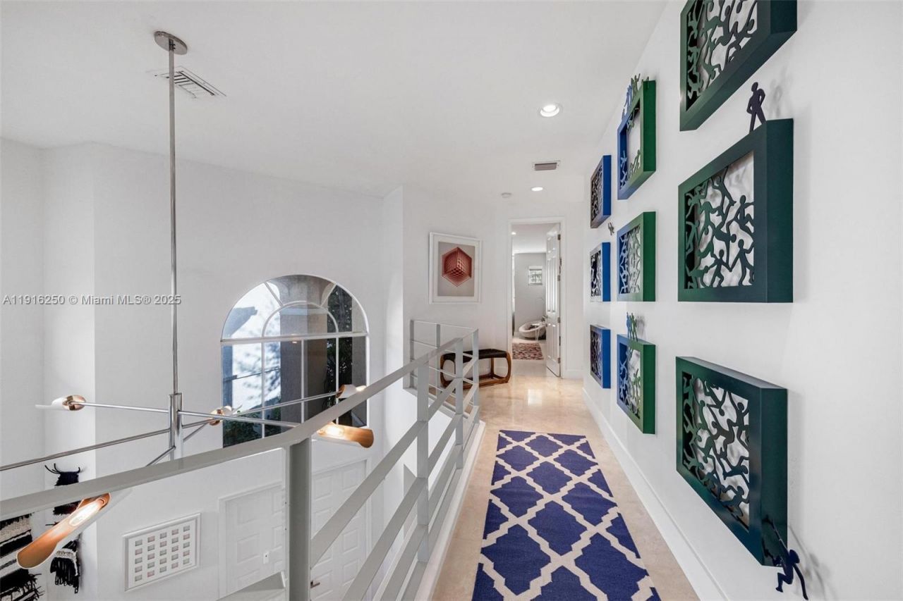 3965 194th Ln, Sunny Isles Beach, FL 33160 Photo