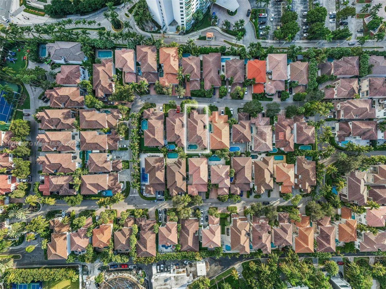 3965 194th Ln, Sunny Isles Beach, FL 33160 Photo