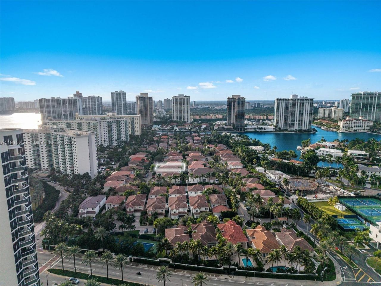 3965 194th Ln, Sunny Isles Beach, FL 33160 Photo