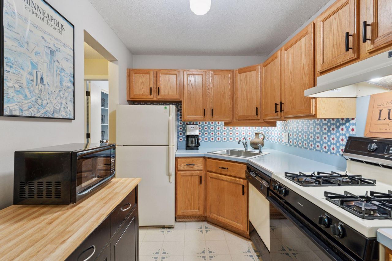 4860 Park Commons Drive, Unit 205, Saint Louis Park, MN 55416 Main Photo