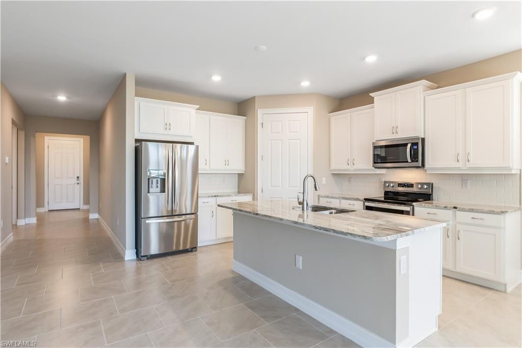 552 Spring Hill Lake Loop, Cape Coral, FL 33993 Photo