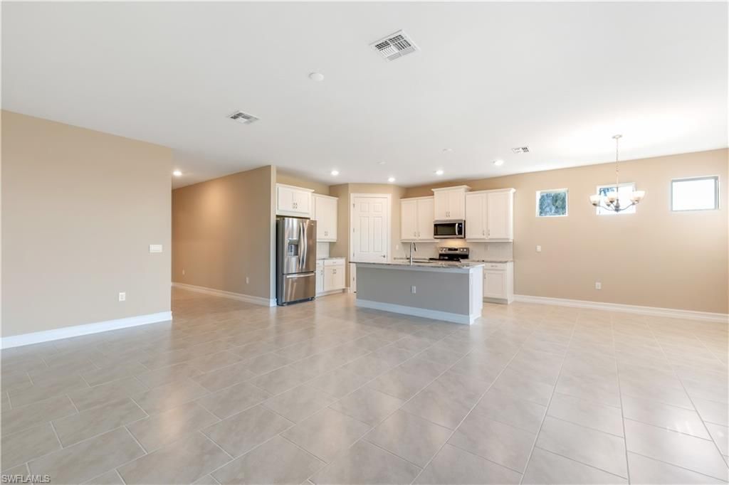 552 Spring Hill Lake Loop, Cape Coral, FL 33993 Photo