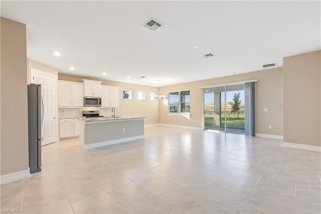 552 Spring Hill Lake Loop, Cape Coral, FL 33993 Photo