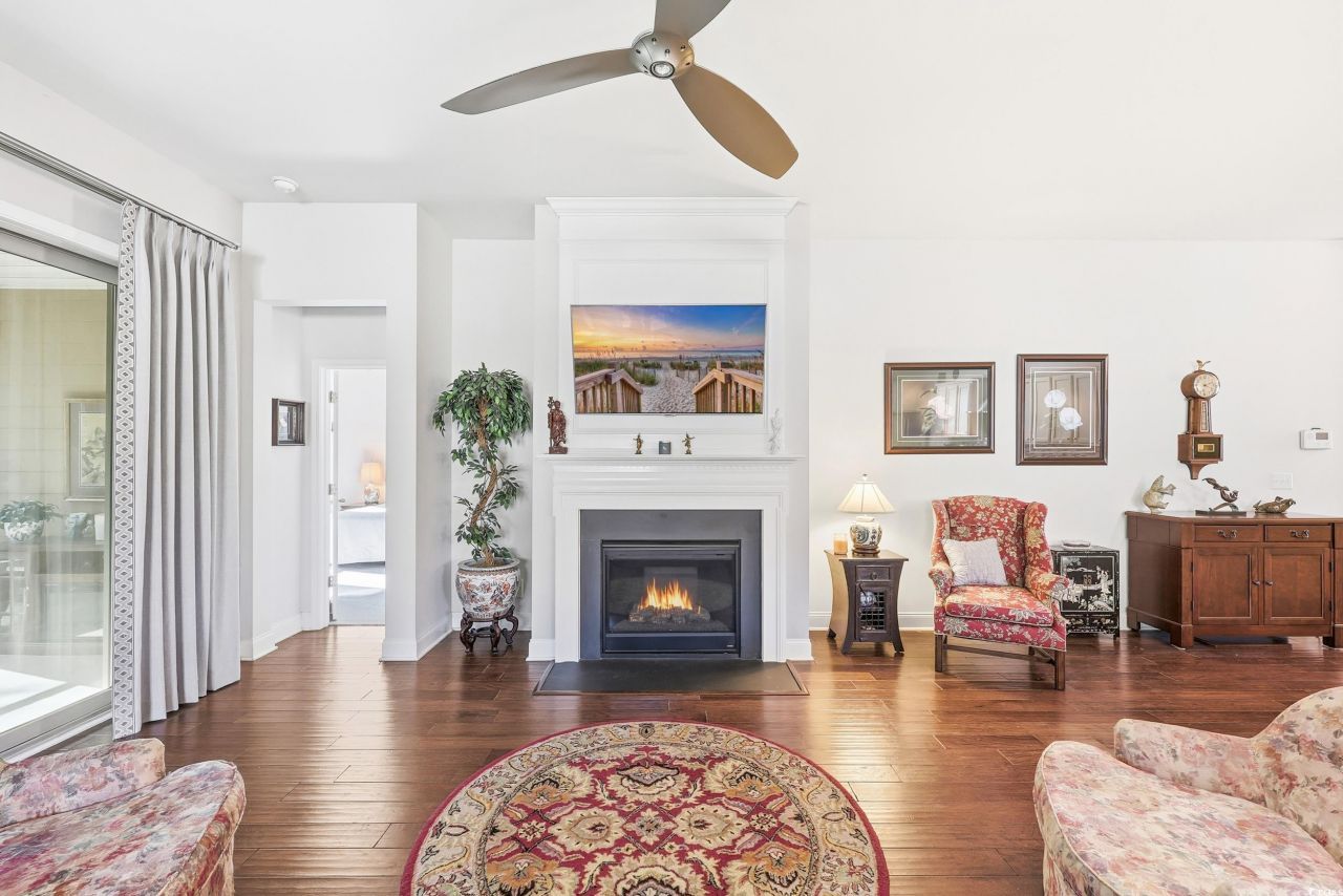 86 Hyacinth Loop Photo 12