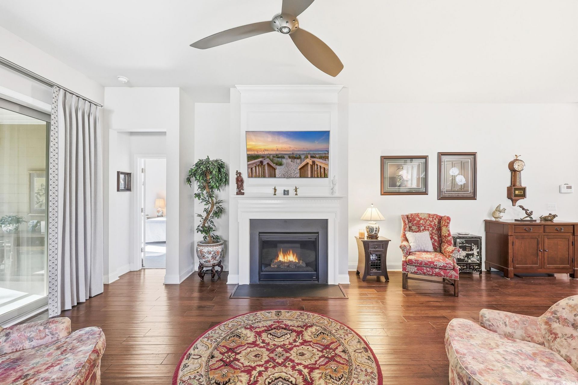 86 Hyacinth Loop Photo 19