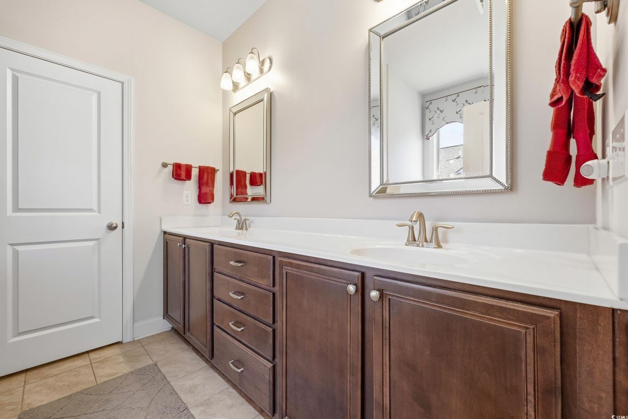 86 Hyacinth Loop Photo 26