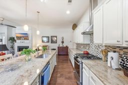 86 Hyacinth Loop photo 4