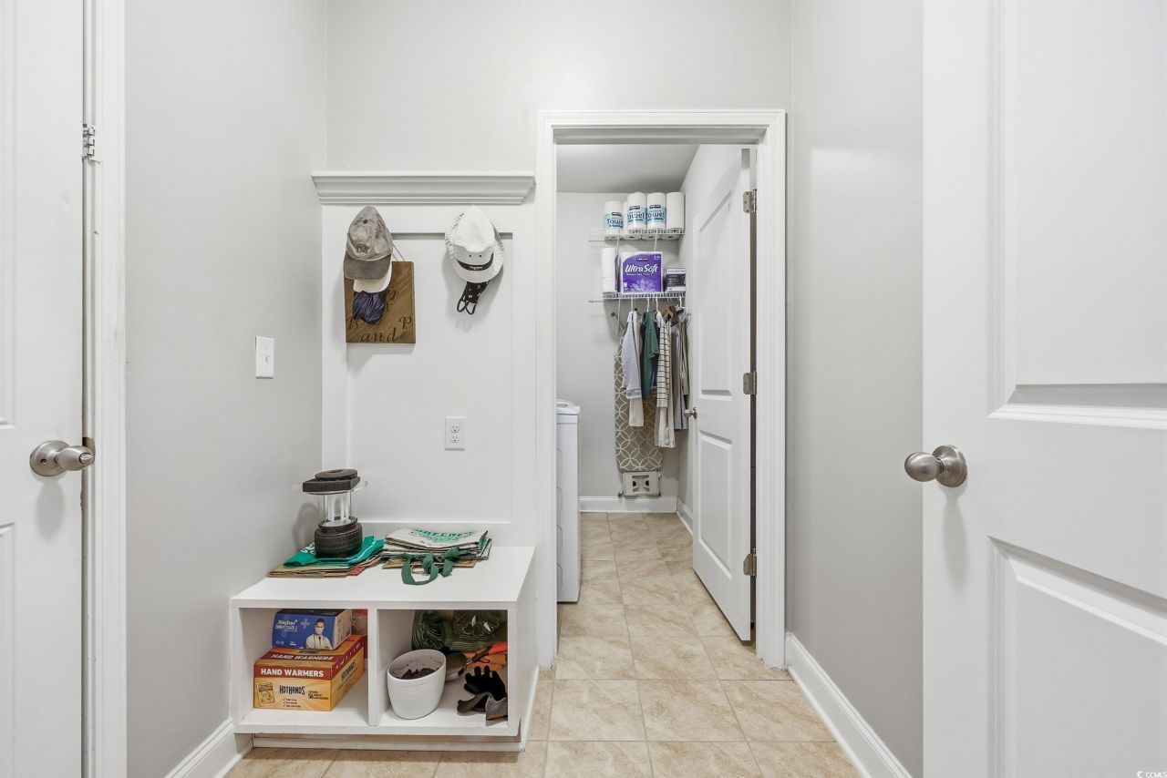 86 Hyacinth Loop Photo 30