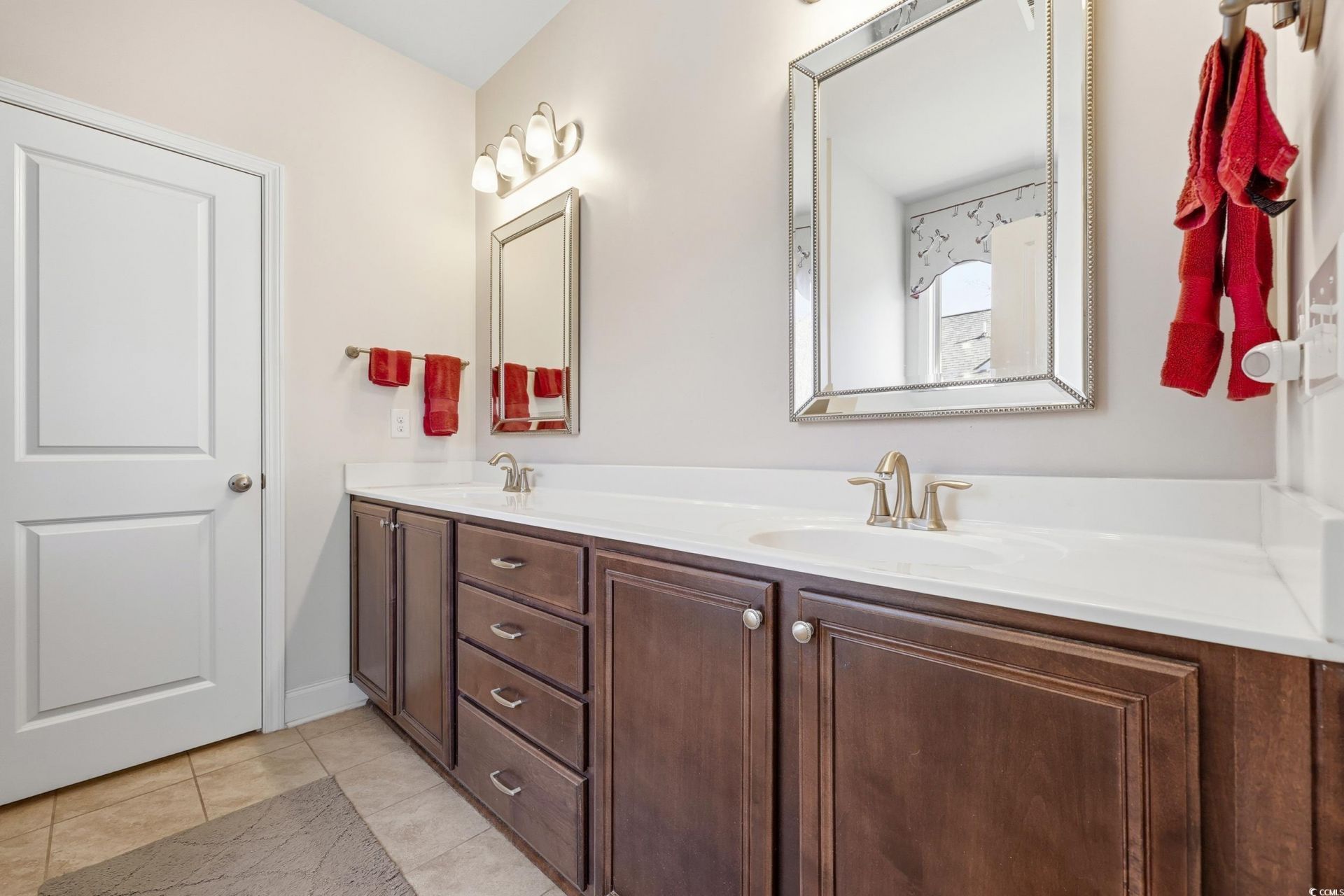 86 Hyacinth Loop Photo 33