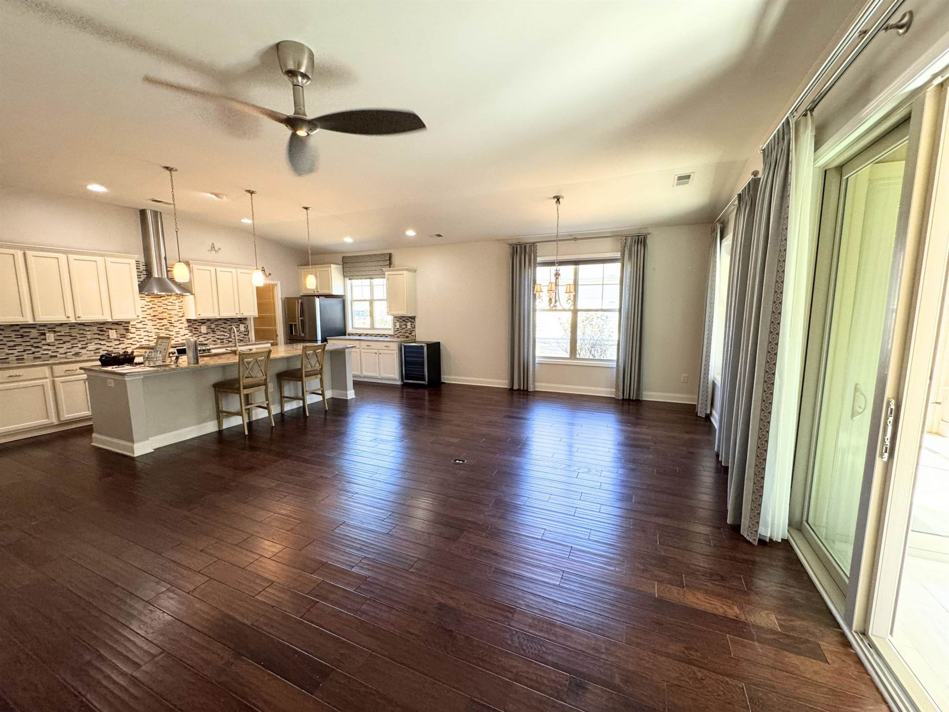 86 Hyacinth Loop Photo 4