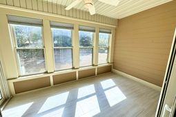 86 Hyacinth Loop photo 4