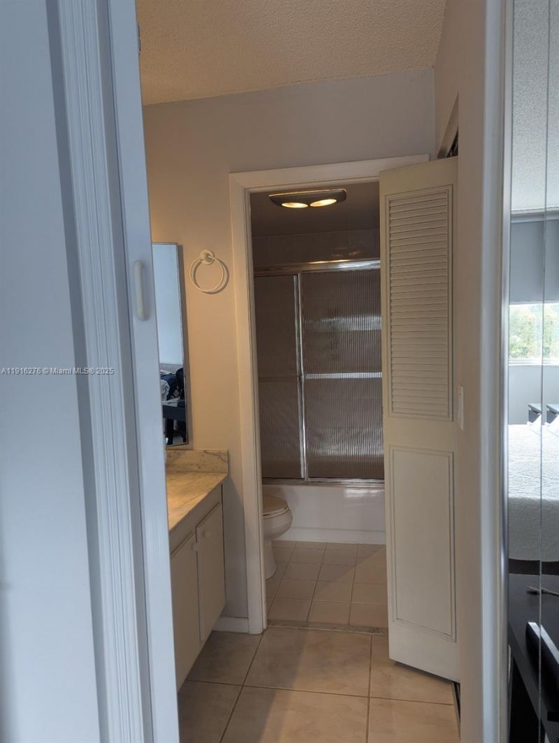 1300 NE Miami Gardens Dr, Unit 613E, Miami, FL 33179 Photo