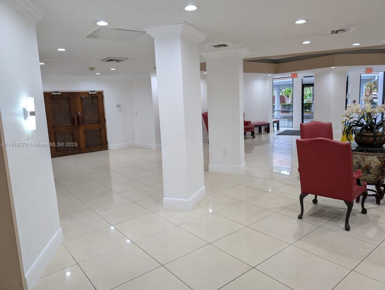 1300 NE Miami Gardens Dr, Unit 613E, Miami, FL 33179 Photo