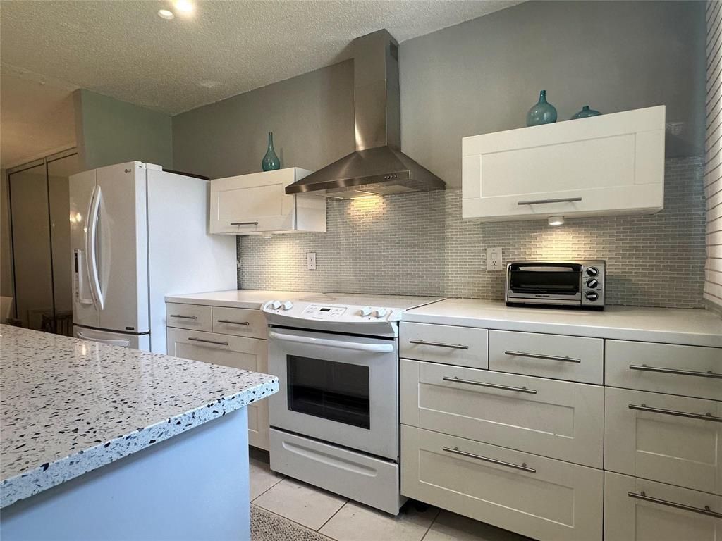 14492 Canalview Drive, Unit B, Delray Beach, FL 33484 Photo