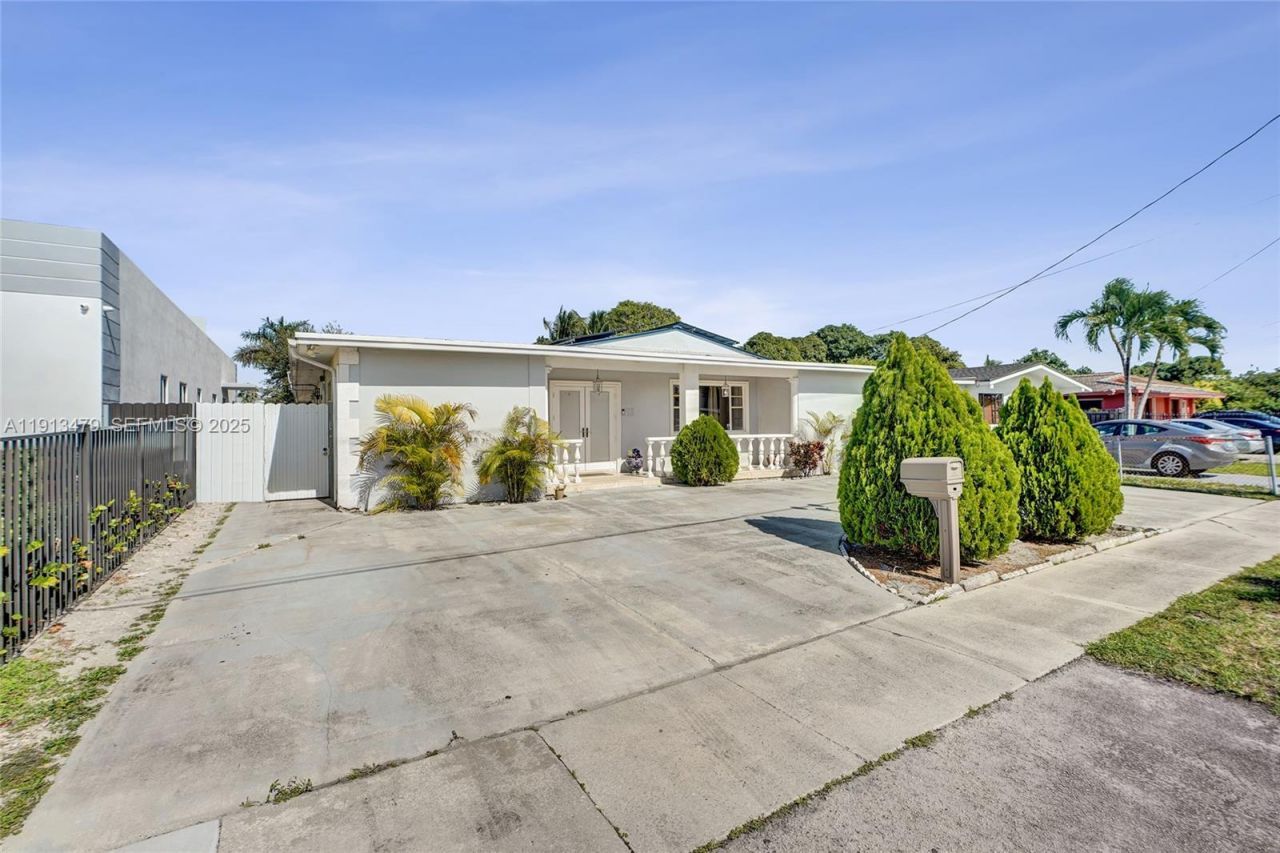 311 E 51st St, Hialeah, FL 33013 Photo