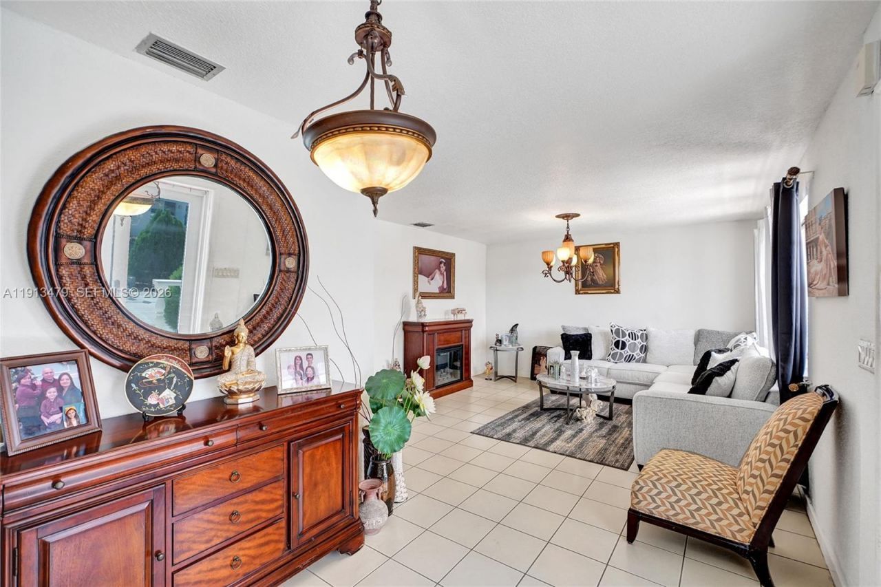 311 E 51st St, Hialeah, FL 33013 Photo