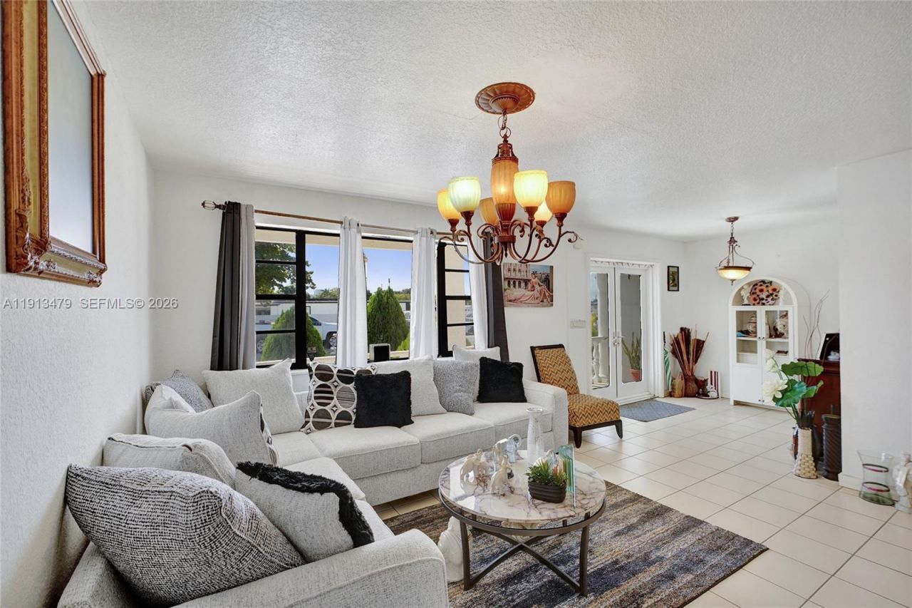 311 E 51st St, Hialeah, FL 33013 Photo