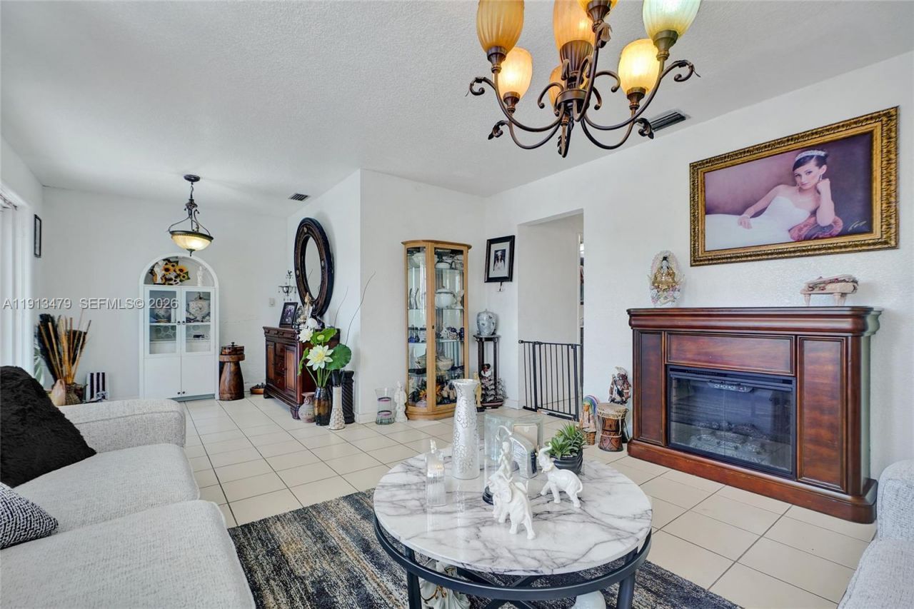 311 E 51st St, Hialeah, FL 33013 Photo