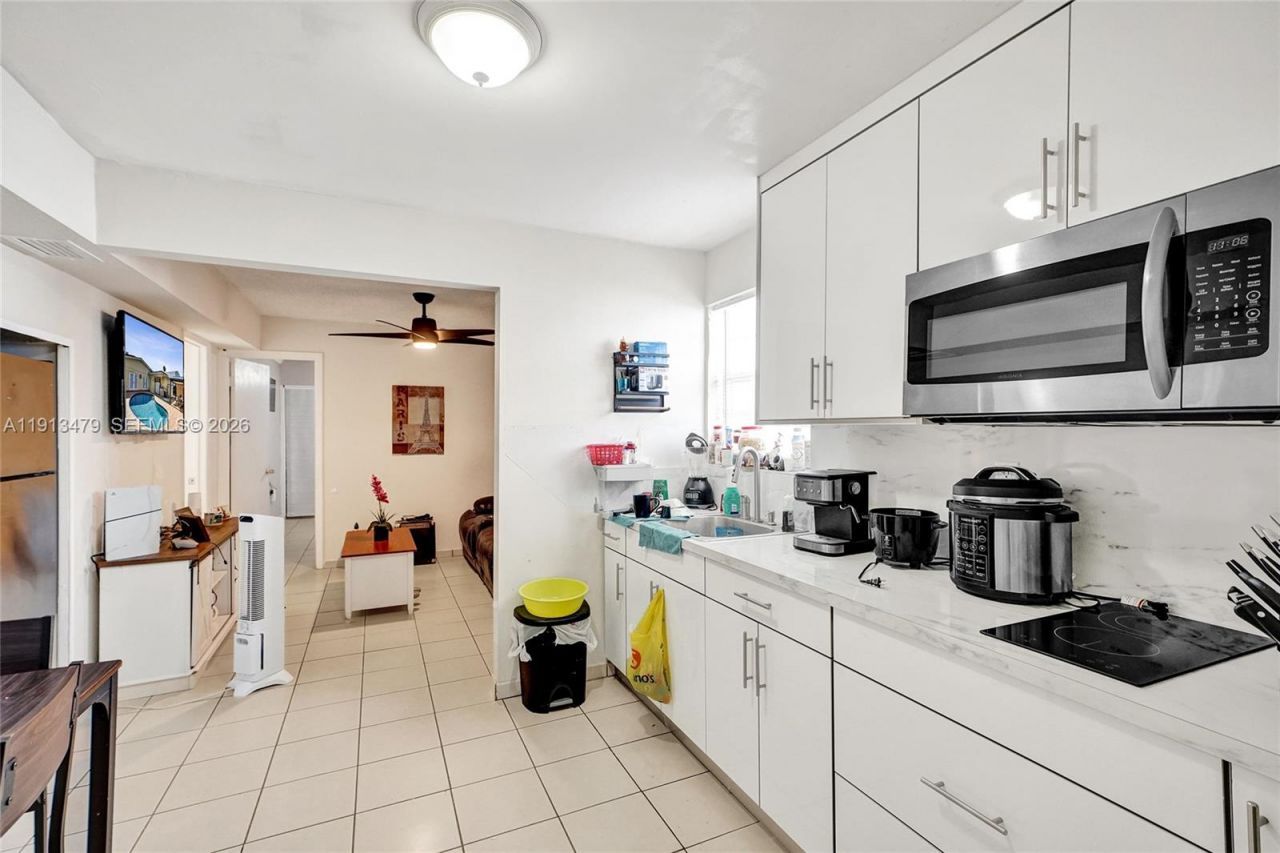 311 E 51st St, Hialeah, FL 33013 Photo