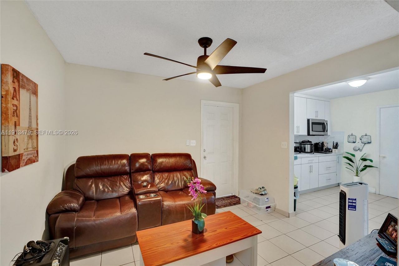 311 E 51st St, Hialeah, FL 33013 Photo