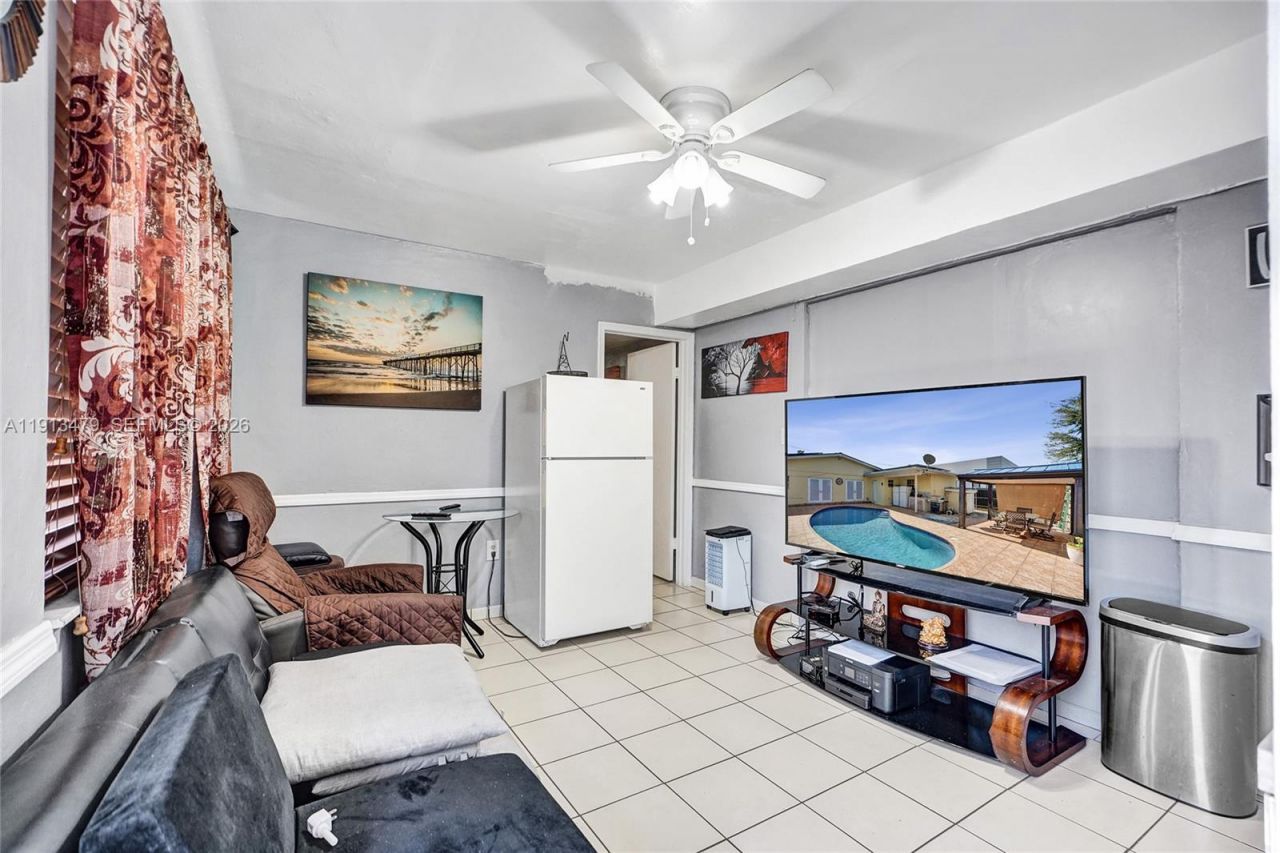 311 E 51st St, Hialeah, FL 33013 Photo