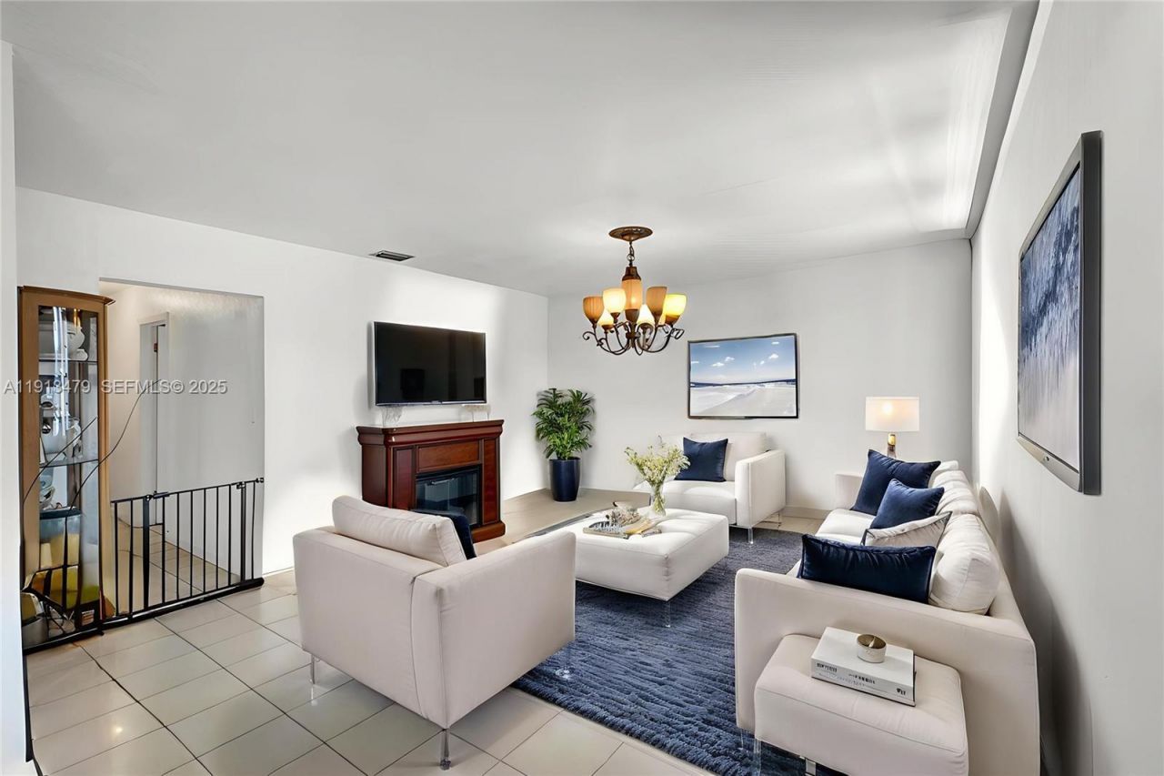 311 E 51st St, Hialeah, FL 33013 Photo