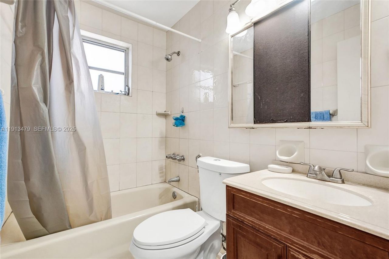 311 E 51st St, Hialeah, FL 33013 Photo