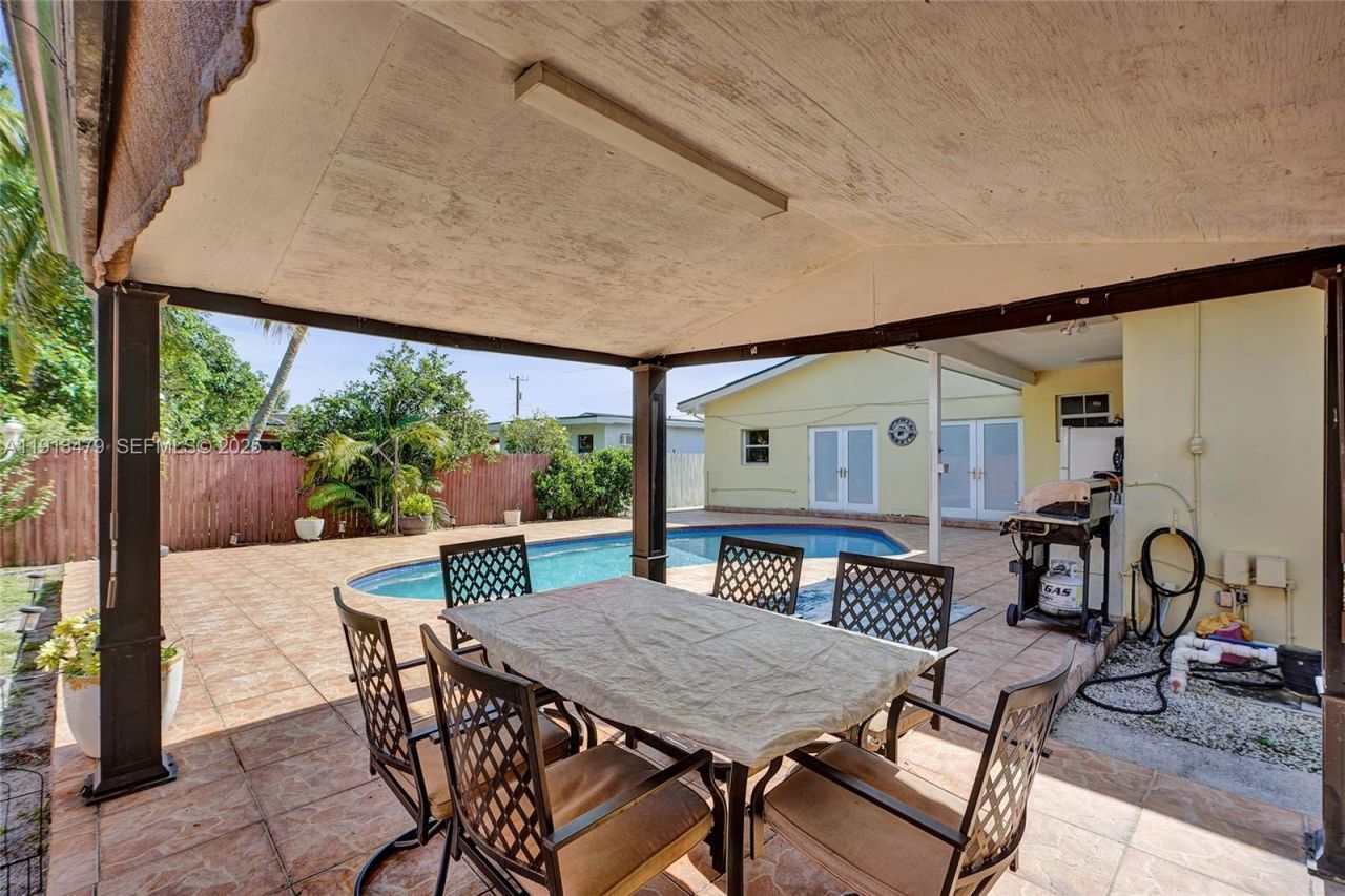 311 E 51st St, Hialeah, FL 33013 Photo