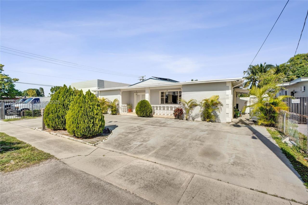 311 E 51st St, Hialeah, FL 33013 Photo