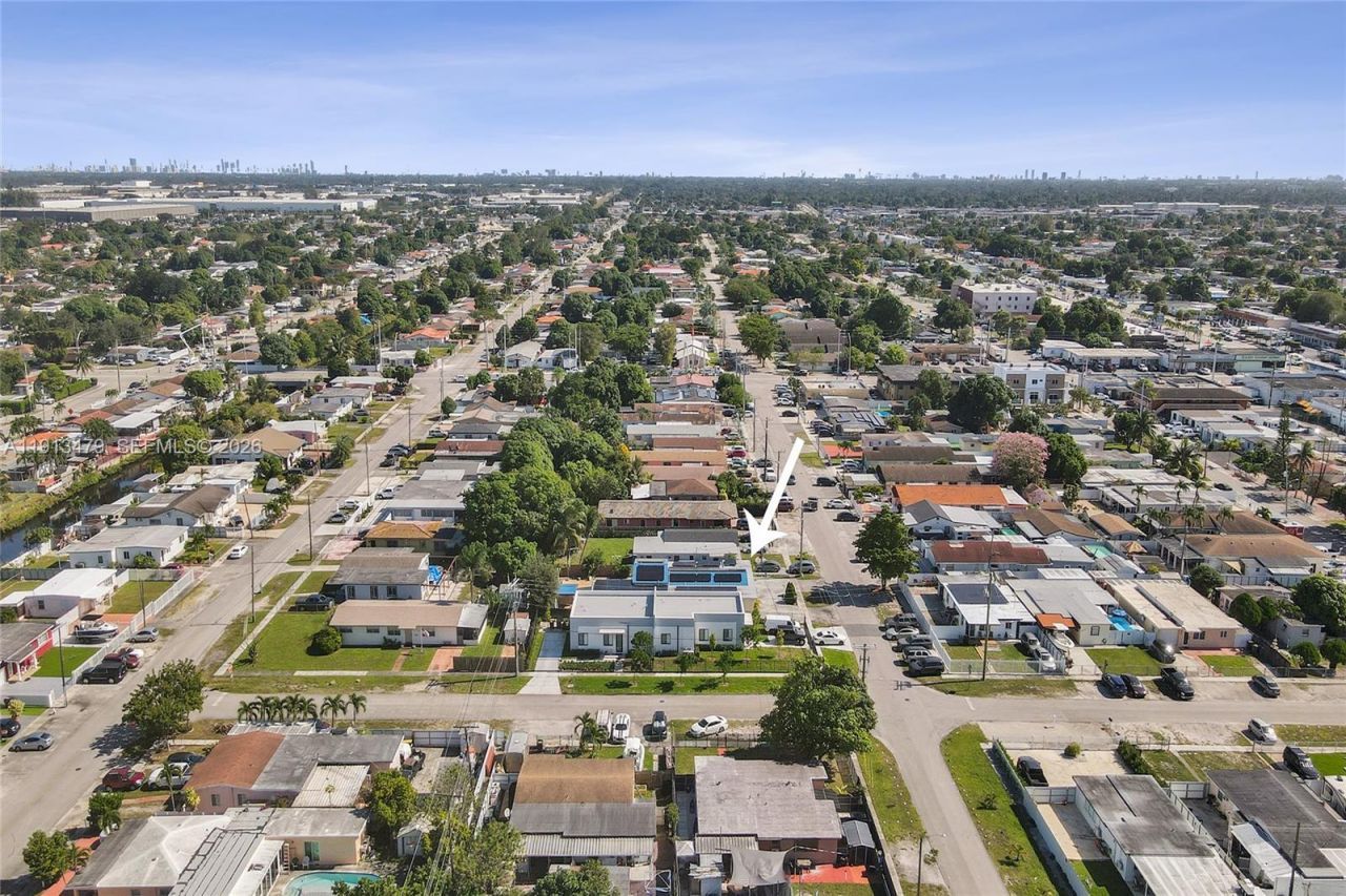 311 E 51st St, Hialeah, FL 33013 Photo