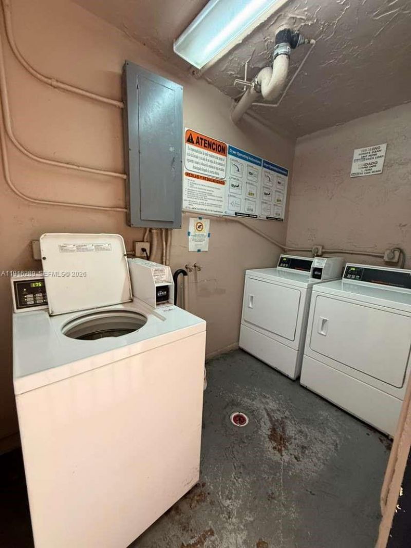 5201 NW 7th St, Unit 405, Miami, FL 33126 Photo