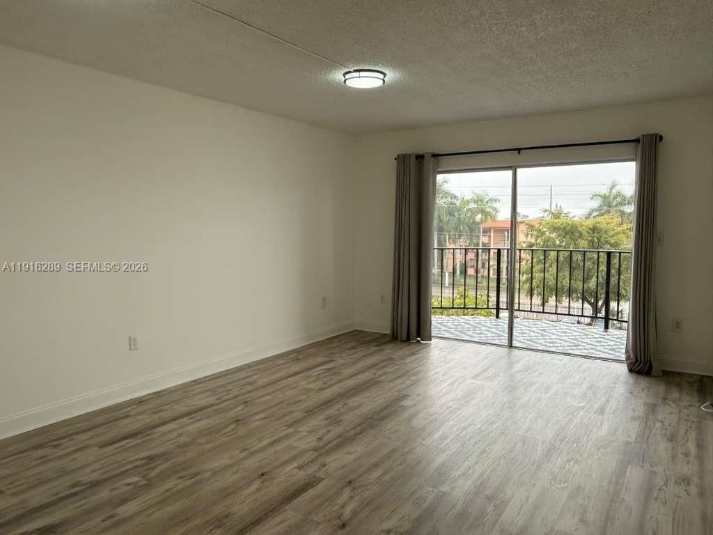 5201 NW 7th St, Unit 405, Miami, FL 33126 Photo