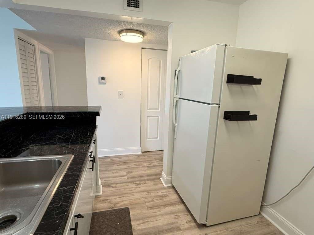 5201 NW 7th St, Unit 405, Miami, FL 33126 Photo