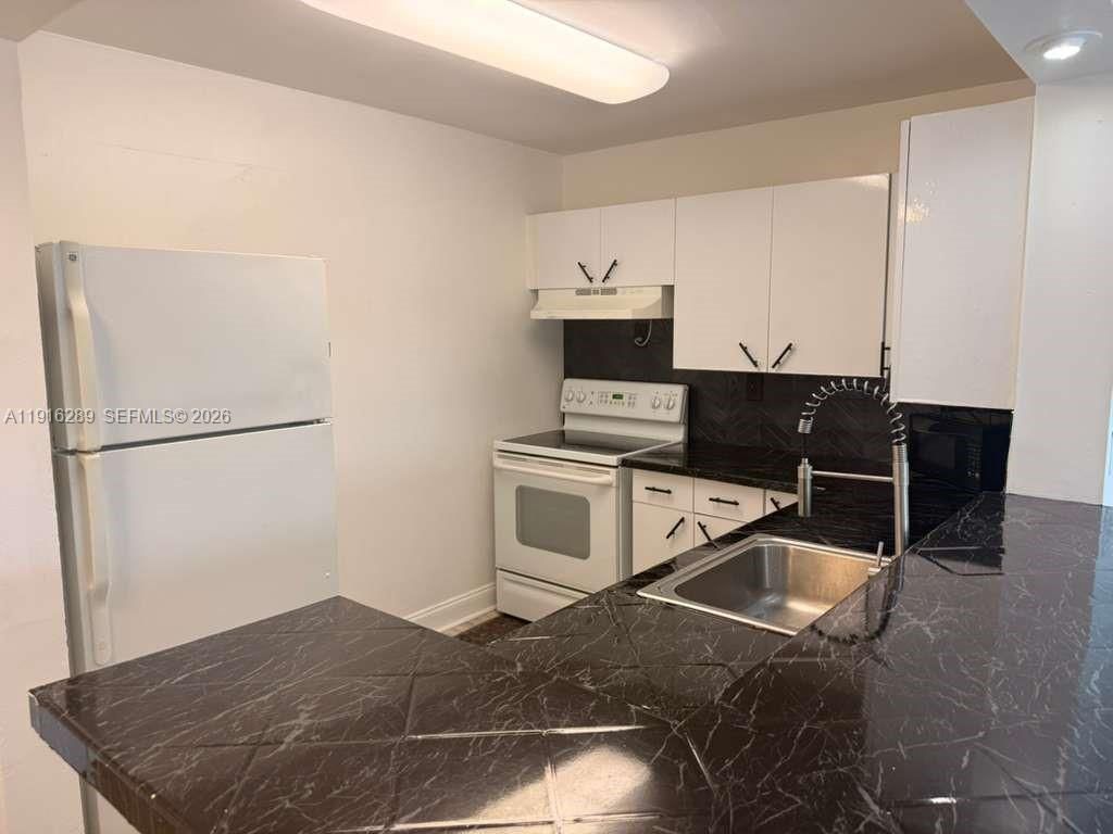 5201 NW 7th St, Unit 405, Miami, FL 33126 Photo