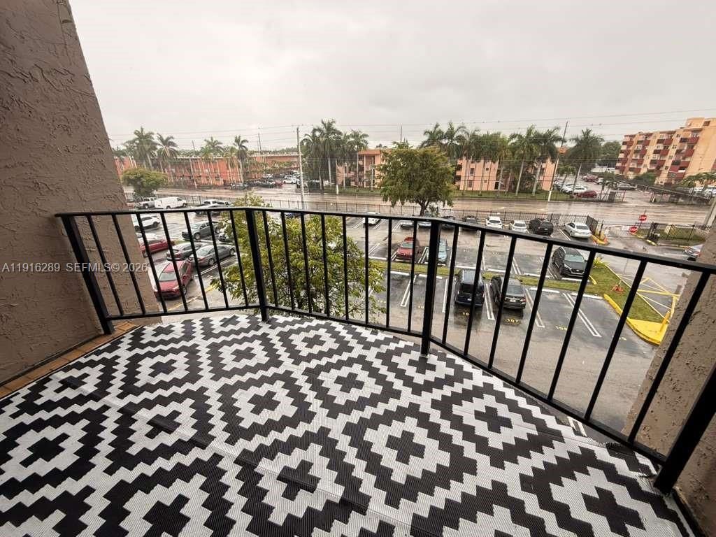 5201 NW 7th St, Unit 405, Miami, FL 33126 Photo