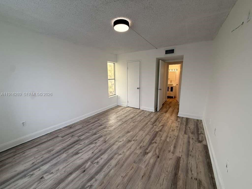 5201 NW 7th St, Unit 405, Miami, FL 33126 Photo