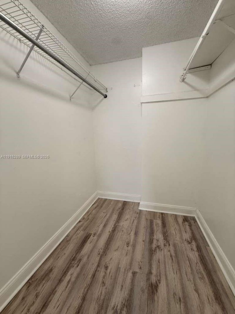 5201 NW 7th St, Unit 405, Miami, FL 33126 Photo