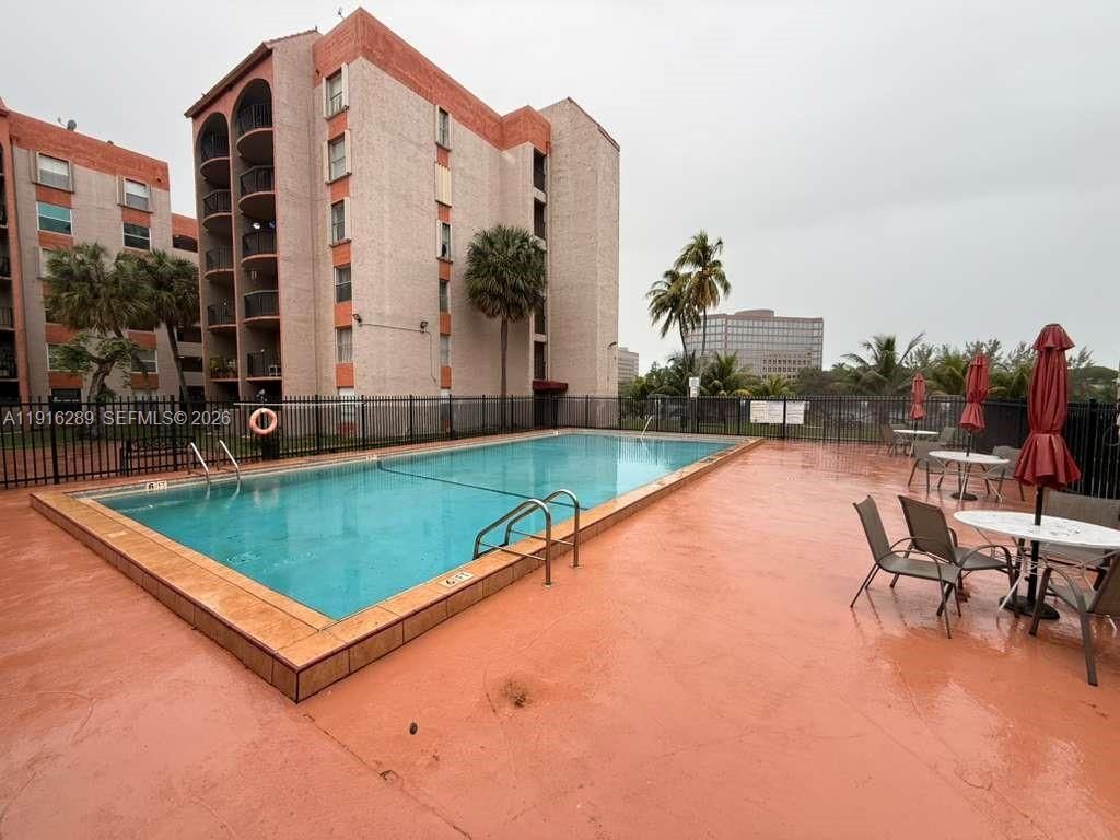 5201 NW 7th St, Unit 405, Miami, FL 33126 Photo