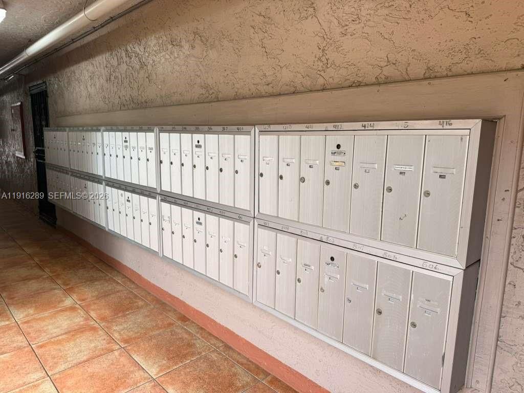 5201 NW 7th St, Unit 405, Miami, FL 33126 Photo