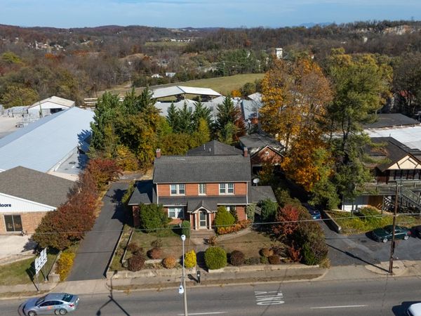 705 Richmond AVE , Staunton, VA 24401