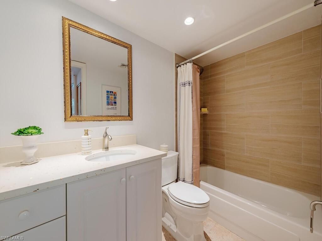 3930 Belair Ln, Unit 207, Naples, FL 34103 Photo