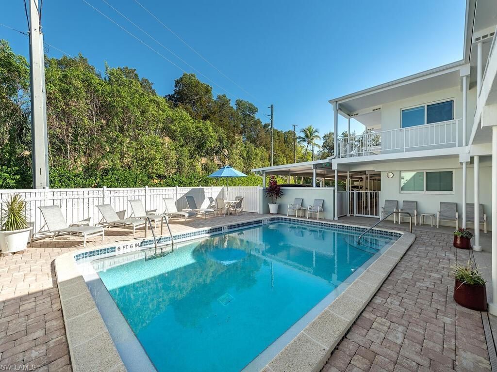 3930 Belair Ln, Unit 207, Naples, FL 34103 Photo