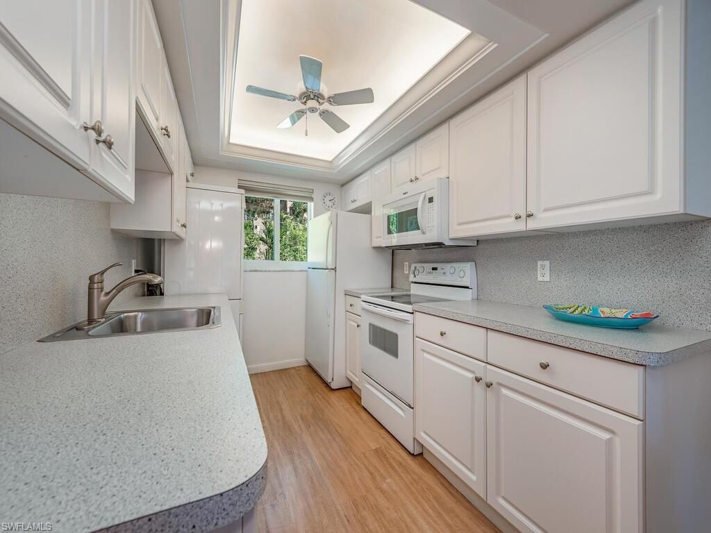 3930 Belair Ln, Unit 207, Naples, FL 34103 Photo