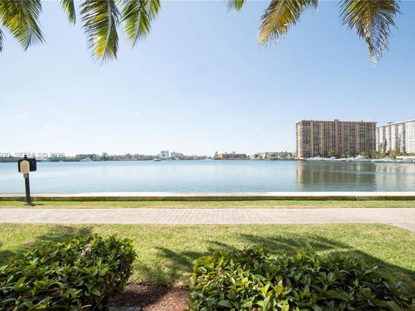 17100 N Bay Rd, Unit 1107, Sunny Isles Beach, FL 33160