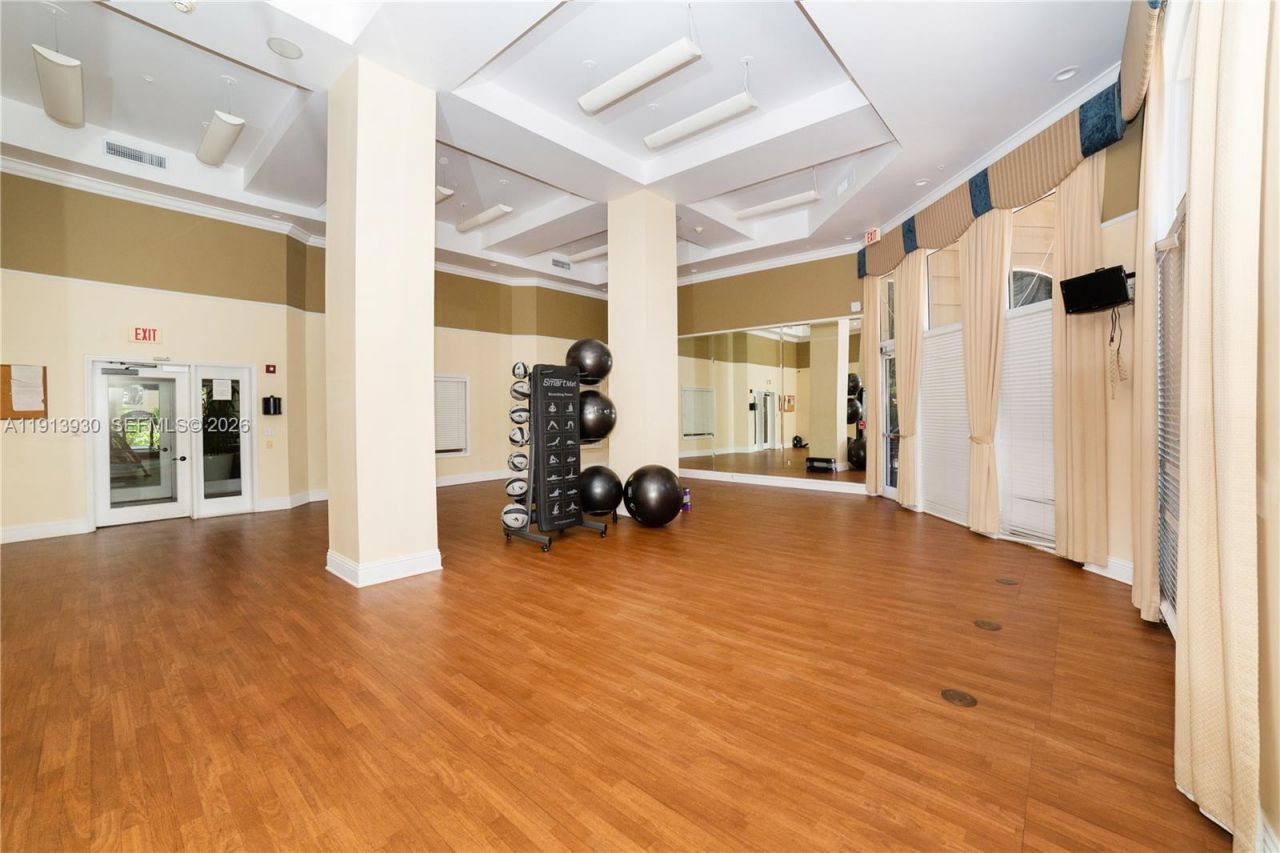 17100 N Bay Rd, Unit 1107, Sunny Isles Beach, FL 33160 Photo