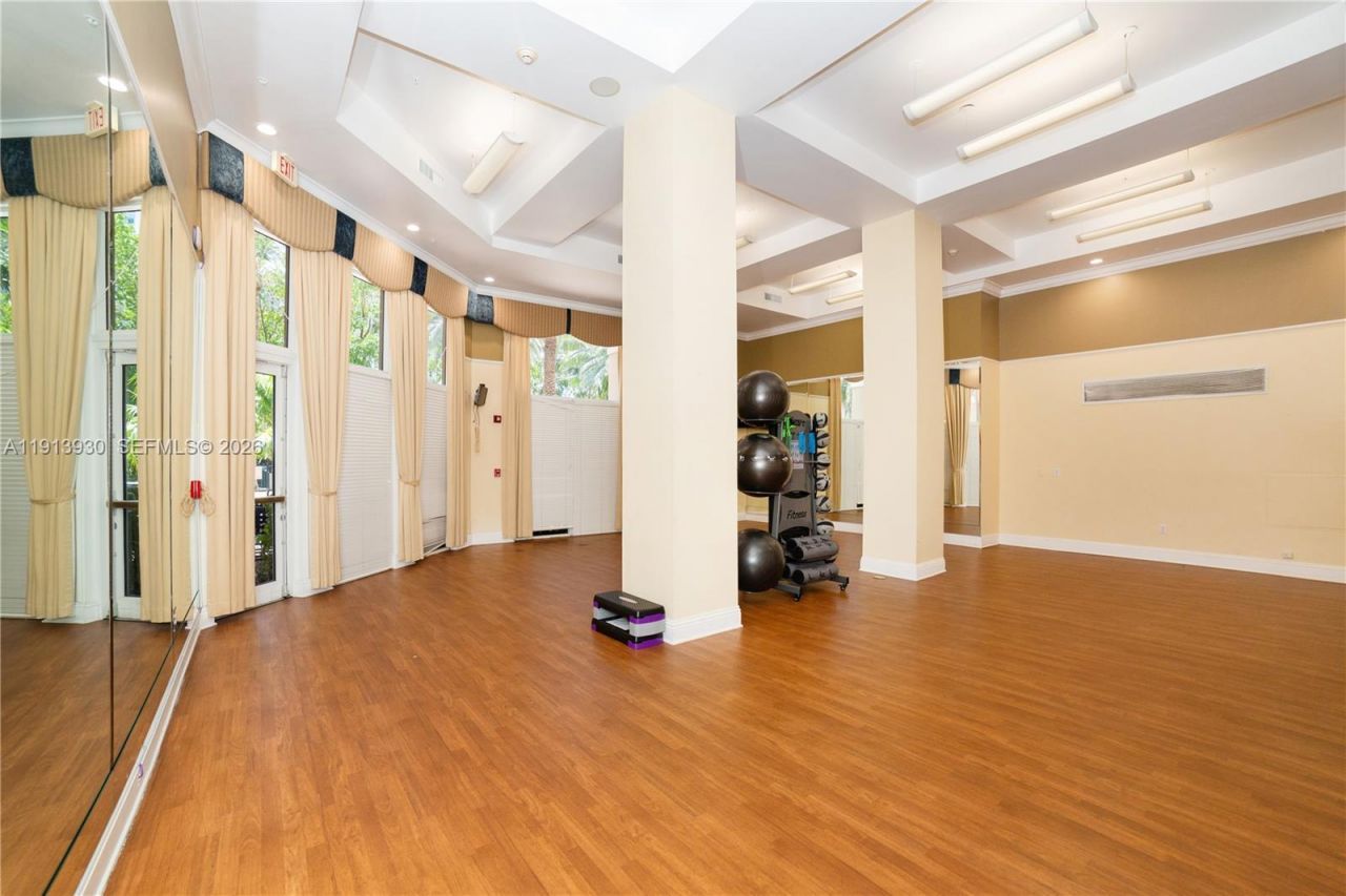 17100 N Bay Rd, Unit 1107, Sunny Isles Beach, FL 33160 Photo